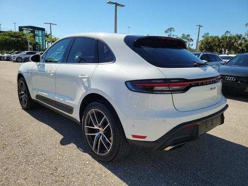 2023 Porsche Macan Base