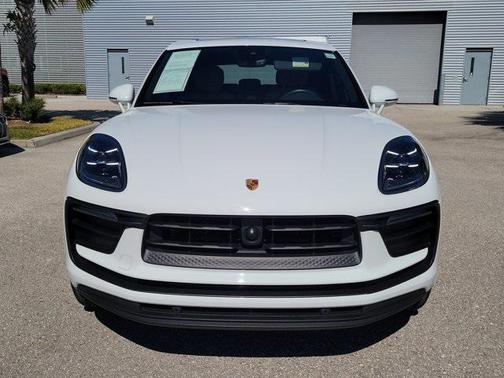 2023 Porsche Macan Base