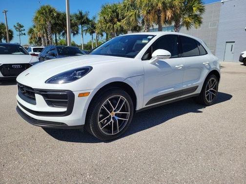 2023 Porsche Macan Base