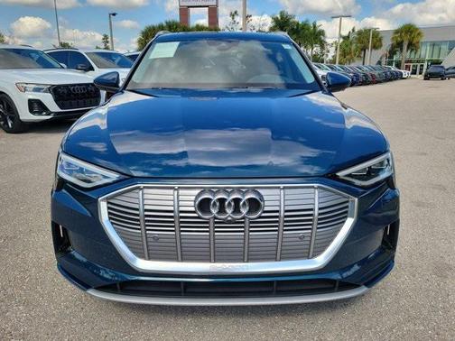 2019 Audi e-tron Premium Plus