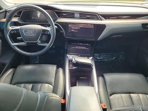 2019 Audi e-tron Premium Plus