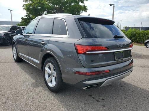 2025 Audi Q7 55 Premium