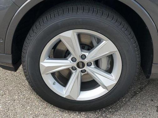 2025 Audi Q7 55 Premium