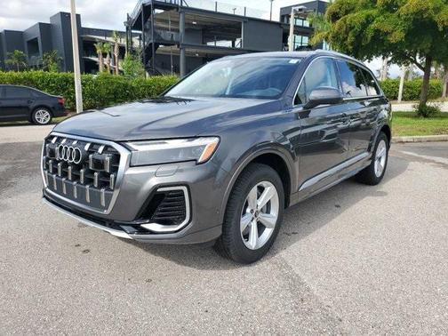 2025 Audi Q7 55 Premium