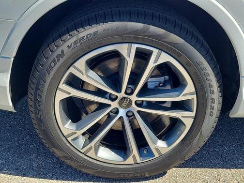 2026 Audi Q7 45 Premium Plus