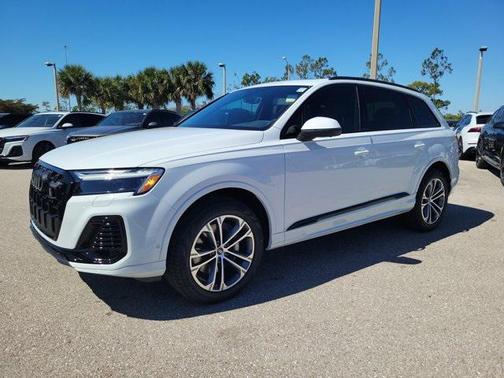 2026 Audi Q7 45 Premium Plus