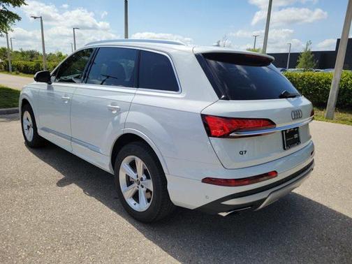 2025 Audi Q7 55 Premium