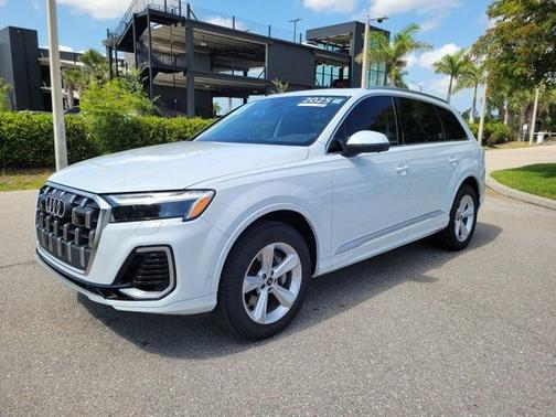 2025 Audi Q7 55 Premium