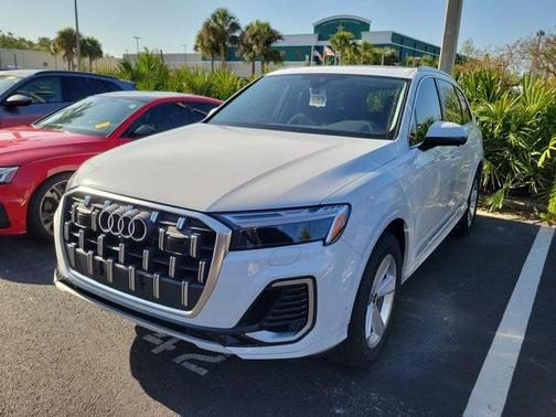 2025 Audi Q7 55 Premium