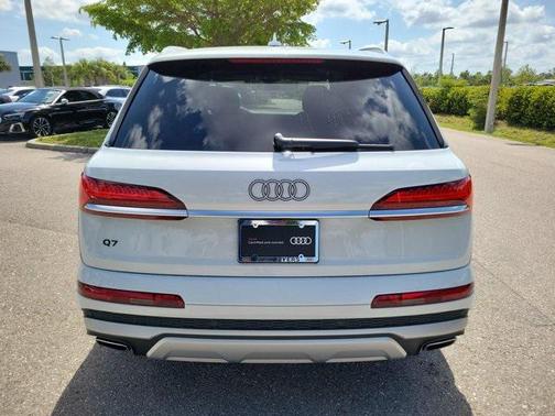 2025 Audi Q7 55 Premium