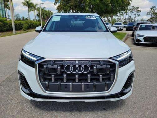 2025 Audi Q7 55 Premium