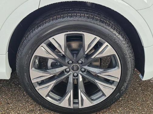 2026 Audi Q8 55 Premium Plus