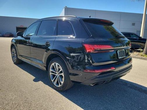2026 Audi Q7 45 Premium