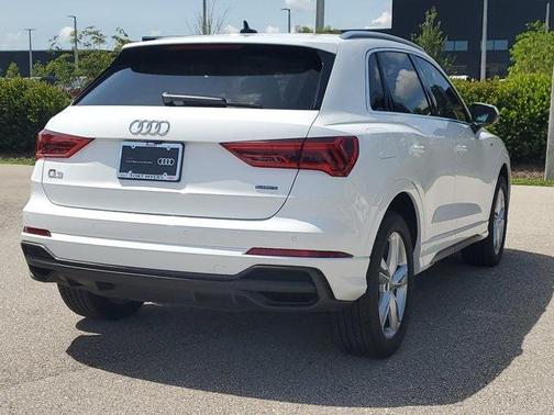 2024 Audi Q3 45 S line Premium Plus