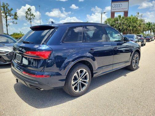 Waitomo Blue Metallic 2026 Audi Q7 45 Premium Plus