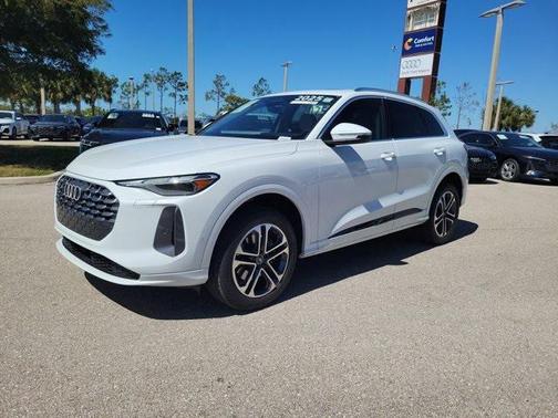 2025 Audi Q5 Premium TFSI quattro S tronic