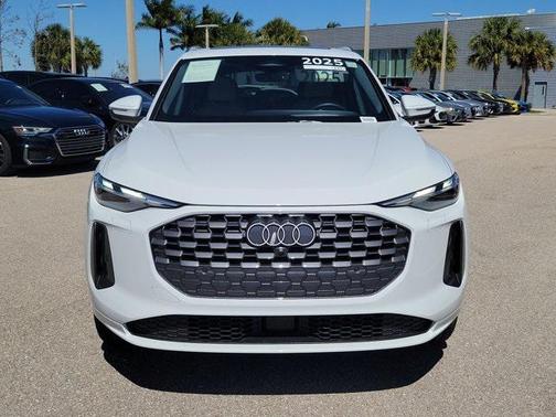 2025 Audi Q5 Premium TFSI quattro S tronic