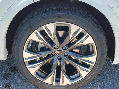 2026 Audi Q8 55 Premium Plus