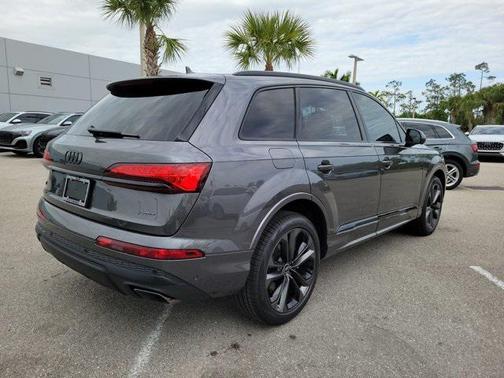 2025 Audi Q7 55 Premium Plus