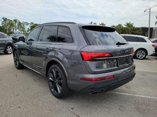 2025 Audi Q7 55 Premium Plus