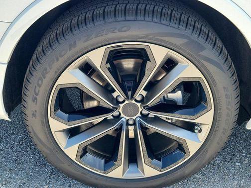 White 2026 Audi Q7 55 Premium Plus