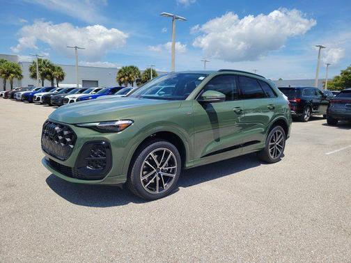 District Green Metallic 2026 Audi Q5 Premium Plus TFSI quattro S tronic