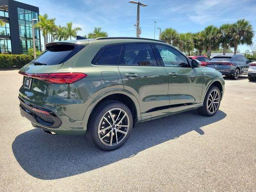 District Green Metallic 2026 Audi Q5 Premium Plus TFSI quattro S tronic