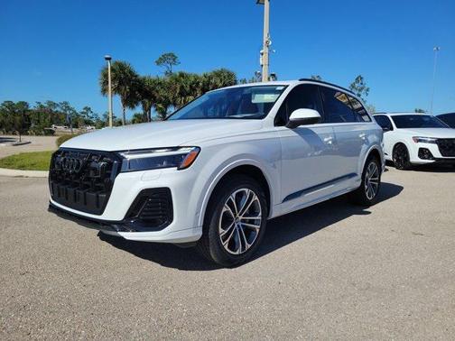 2026 Audi Q7 45 Premium