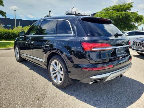 2025 Audi Q7 55 Prestige