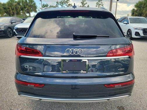 Manhattan Gray Metallic 2021 Audi Q5 45 Premium
