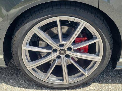 daytona gray pearl effect 2026 Audi S8 4.0T
