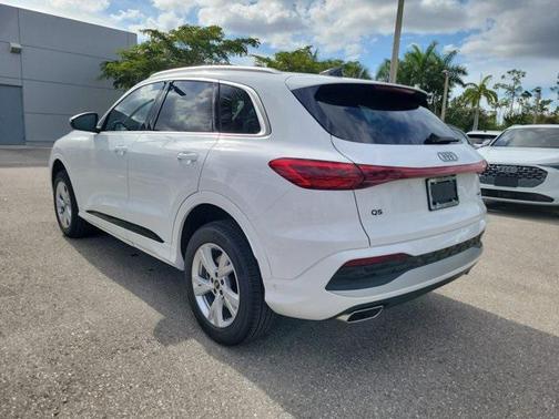 2025 Audi Q5 Premium TFSI quattro S tronic