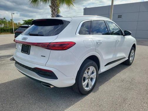 2025 Audi Q5 Premium TFSI quattro S tronic