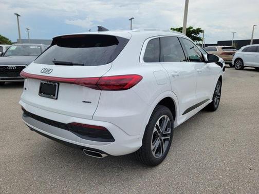 2025 Audi Q5 Premium