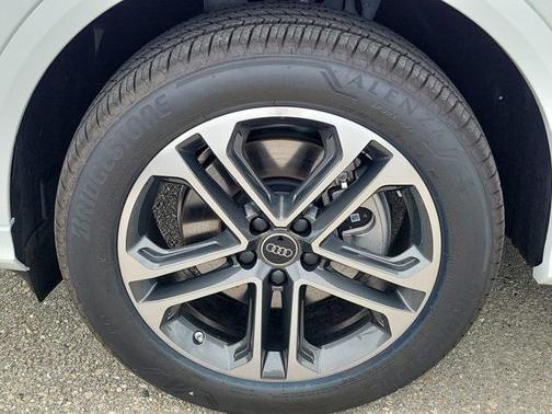 2025 Audi Q5 Premium