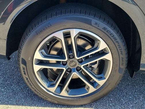 2025 Audi Q5 Premium TFSI quattro S tronic