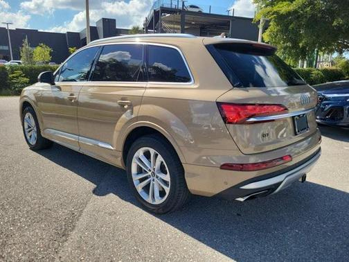 2025 Audi Q7 55 Premium Plus