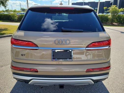 2025 Audi Q7 55 Premium Plus