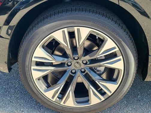 2026 Audi Q8 55 Premium Plus