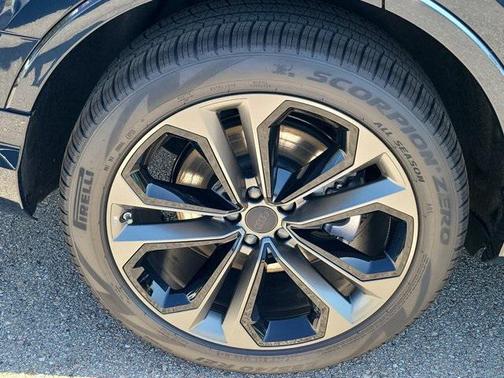 2026 Audi Q7 55 Premium Plus