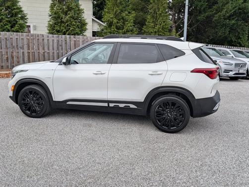 2022 Kia Seltos Nightfall