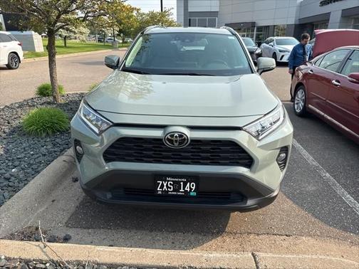 2020 Toyota RAV4 XLE Premium