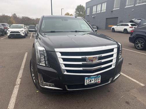 2017 Cadillac Escalade Luxury