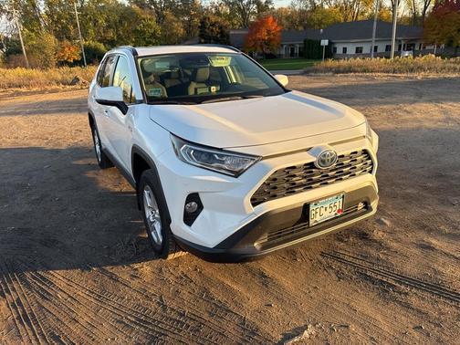 2020 Toyota RAV4 Hybrid XLE
