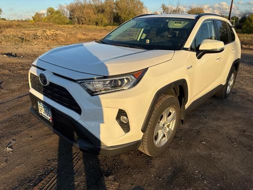 2020 Toyota RAV4 Hybrid XLE
