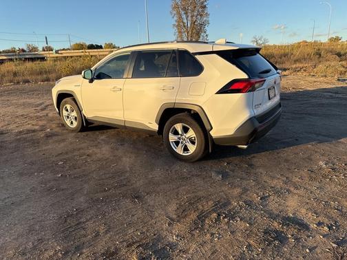2020 Toyota RAV4 Hybrid XLE