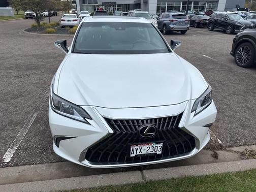 2022 Lexus ES 350 Base