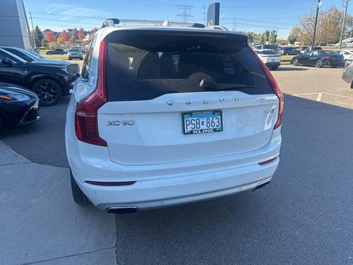2018 Volvo XC90 T6 Momentum