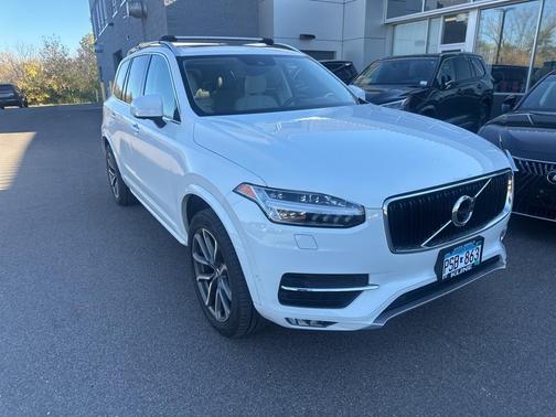 2018 Volvo XC90 T6 Momentum