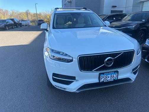 2018 Volvo XC90 T6 Momentum